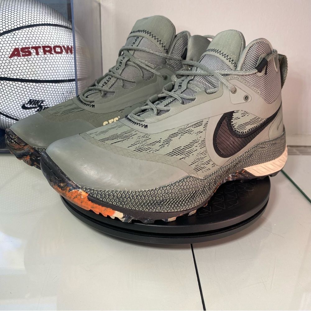 🆕 Nike	React SFB Carbon 'Dark Stucco'